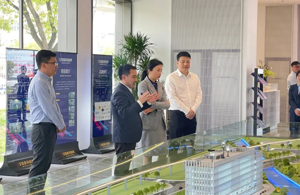 溫州市委統(tǒng)戰(zhàn)部副部長、市工商聯(lián)黨組書記錢素文一行蒞臨文昌里科創(chuàng)灣調(diào)研指導(dǎo)